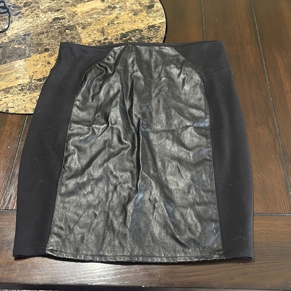 Size 5 BCX black faux leather skirt